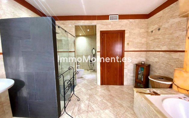 Revente - Villa - Benalmadena - Benalmadena Centro