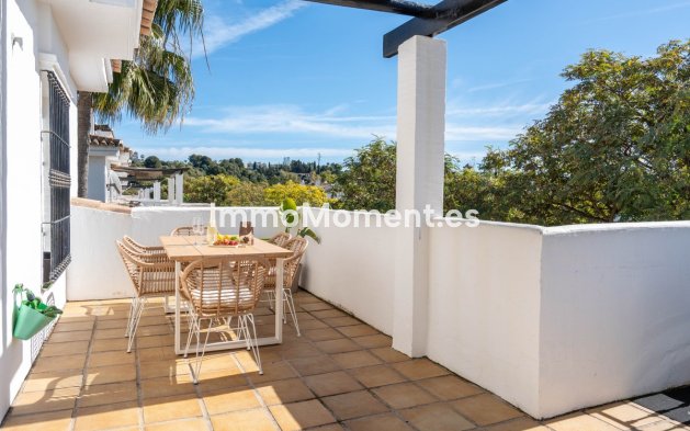 Resale - Apartment - Marbella - Nueva Andalucía