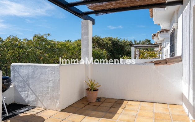 Resale - Apartment - Marbella - Nueva Andalucía