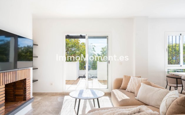 Resale - Apartment - Marbella - Nueva Andalucía