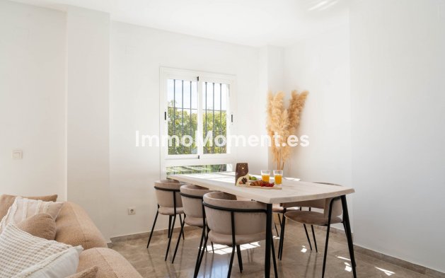 Resale - Apartment - Marbella - Nueva Andalucía