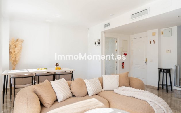 Resale - Apartment - Marbella - Nueva Andalucía