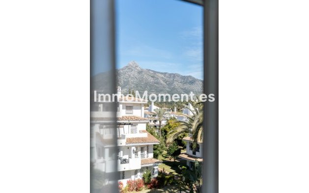 Resale - Apartment - Marbella - Nueva Andalucía
