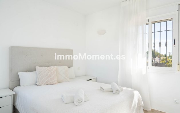 Resale - Apartment - Marbella - Nueva Andalucía