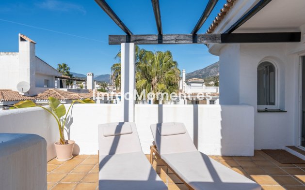 Resale - Apartment - Marbella - Nueva Andalucía