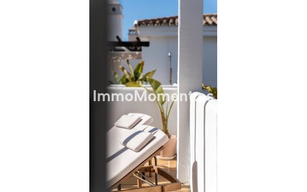 Resale - Apartment - Marbella - Nueva Andalucía