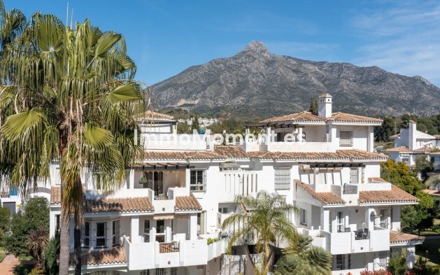 Resale - Apartment - Marbella - Nueva Andalucía