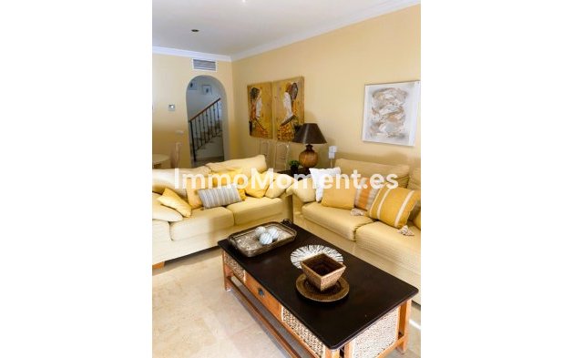 Resale - Apartment - Marbella - Elviria
