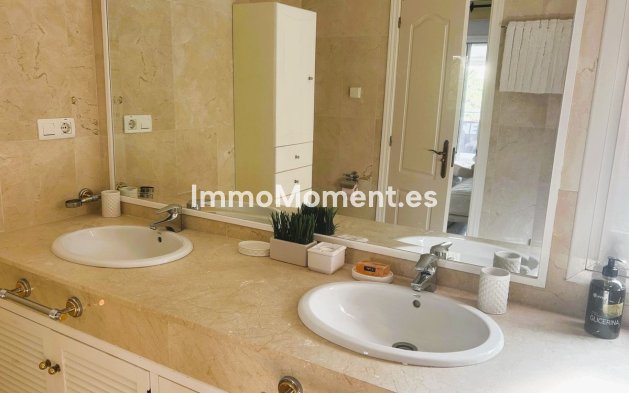 Resale - Apartment - Marbella - Elviria