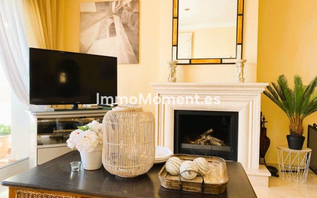 Resale - Apartment - Marbella - Elviria