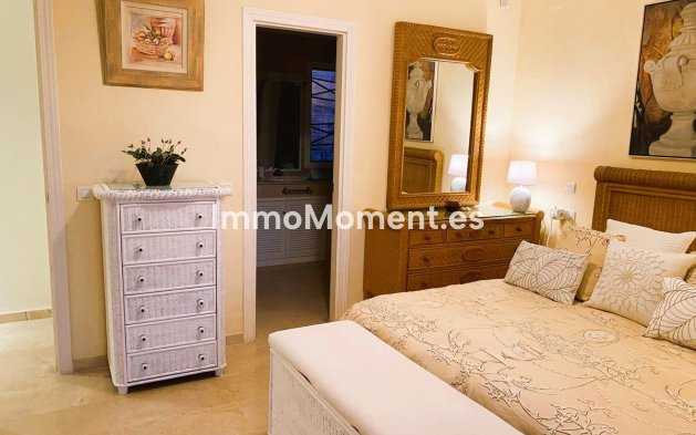 Resale - Apartment - Marbella - Elviria
