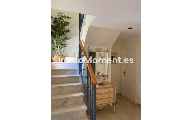 Resale - Apartment - Marbella - Elviria