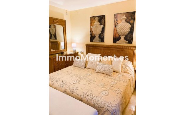 Resale - Apartment - Marbella - Elviria