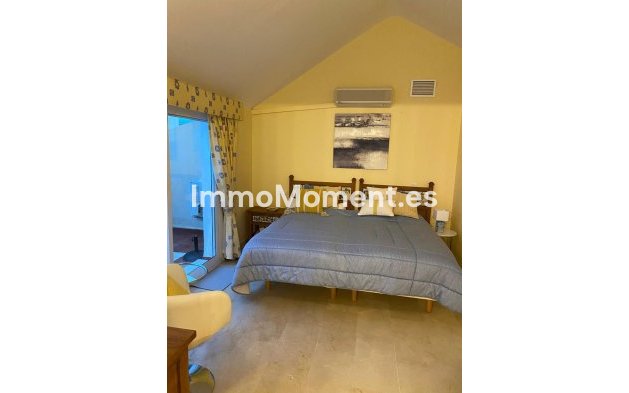 Resale - Apartment - Marbella - Elviria