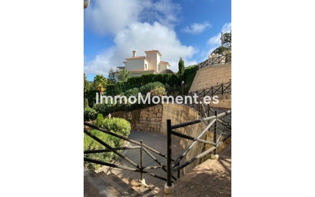 Resale - Apartment - Marbella - Elviria