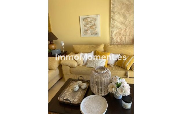 Resale - Apartment - Marbella - Elviria