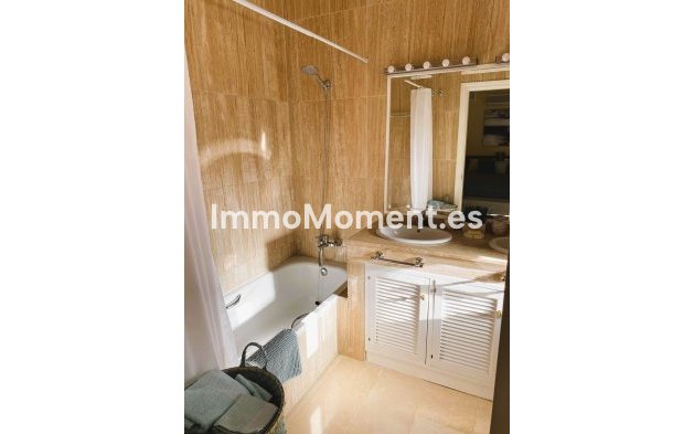 Resale - Apartment - Marbella - Elviria