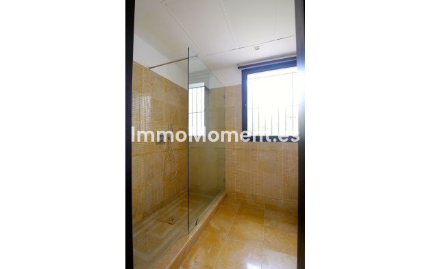 Revente - Villa - Marbella - Nueva Andalucía