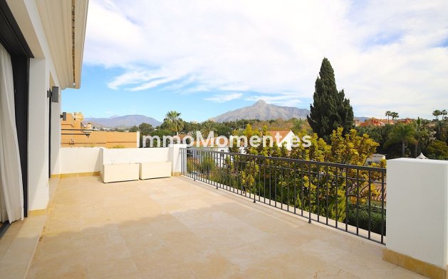 Revente - Villa - Marbella - Nueva Andalucía