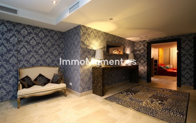 Revente - Villa - Marbella - Nueva Andalucía