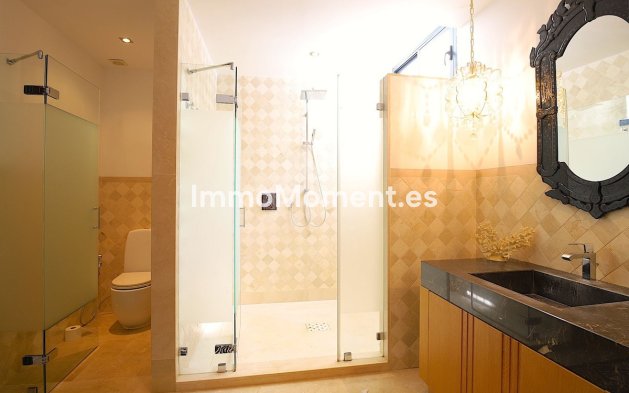 Revente - Villa - Marbella - Nueva Andalucía