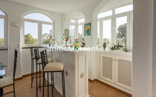 Resale - Apartment - Estepona - Atalaya