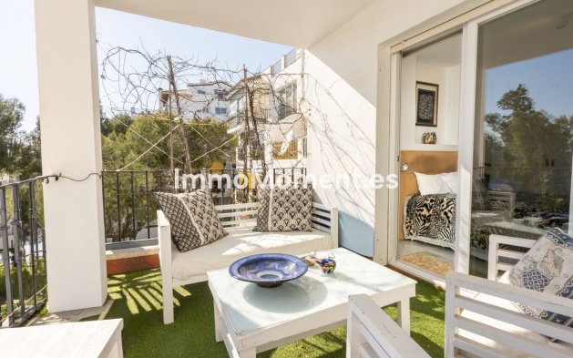 Resale - Apartment - Estepona - Atalaya