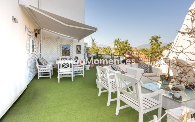 Resale - Apartment - Estepona - Atalaya