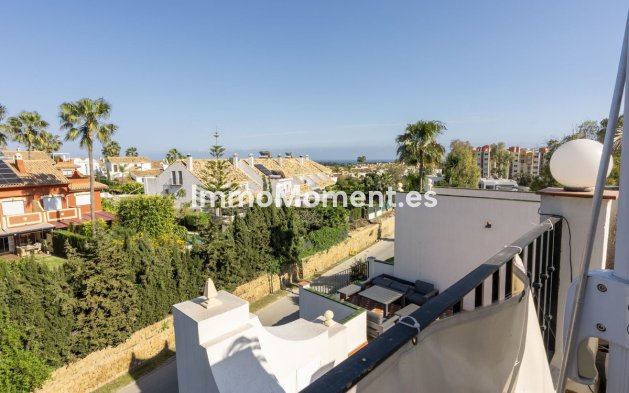 Resale - Apartment - Estepona - Atalaya
