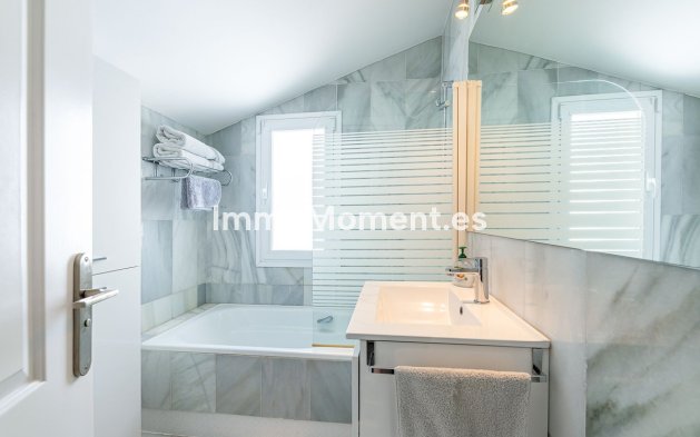 Bestaande woning - Geschakelde woning - Marbella - Nueva Andalucía