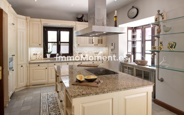 Wiederverkauf - Villa - Marbella - Marbella Centro