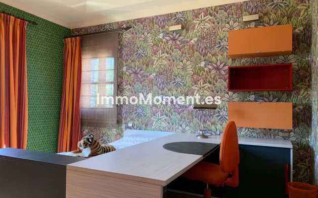 Wiederverkauf - Villa - Marbella - Marbella Centro