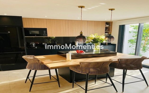 Resale - Townhouse - Estepona - Estepona Centro