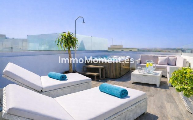 Resale - Townhouse - Estepona - Estepona Centro
