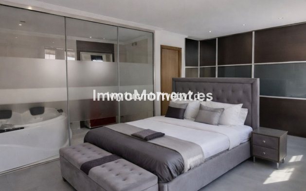 Revente - Maison mitoyenne - Intérieur                       - Churriana