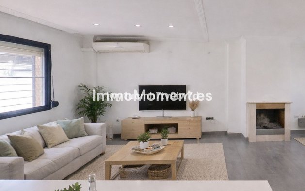 Revente - Maison mitoyenne - Intérieur                       - Churriana