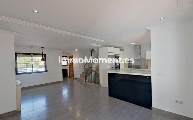 Revente - Maison mitoyenne - Intérieur                       - Churriana