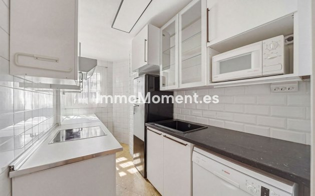 Resale - Apartment - Benalmadena - Benalmadena Costa