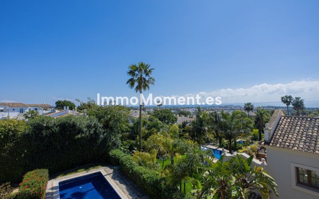 Resale - Villa - El Paraiso - New Golden Mile