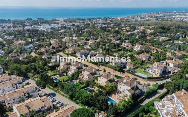 Resale - Villa - El Paraiso - New Golden Mile