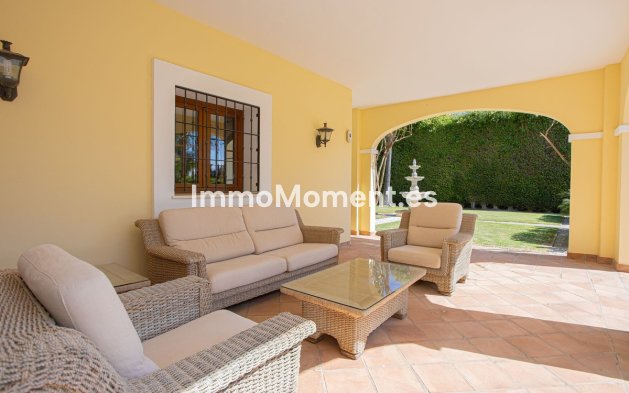 Resale - Villa - El Paraiso - New Golden Mile