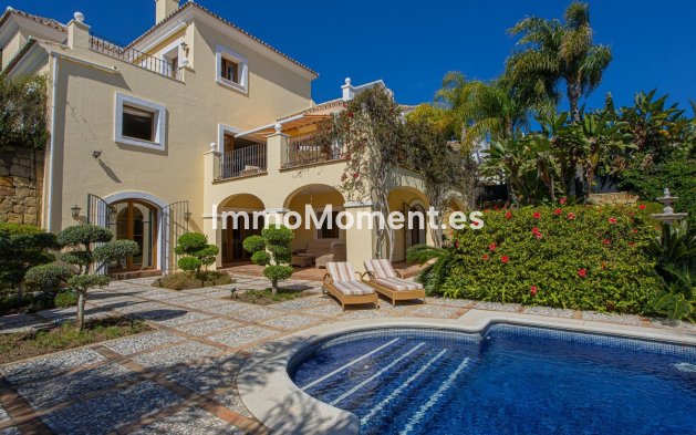 Resale - Villa - El Paraiso - New Golden Mile