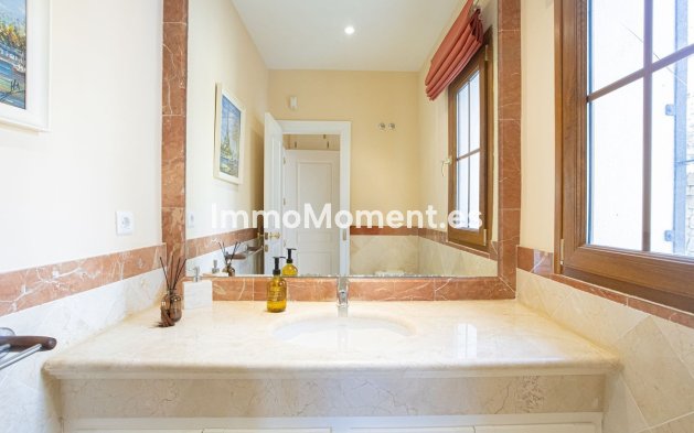 Resale - Villa - El Paraiso - New Golden Mile