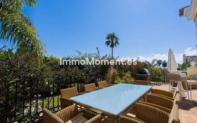 Resale - Villa - El Paraiso - New Golden Mile