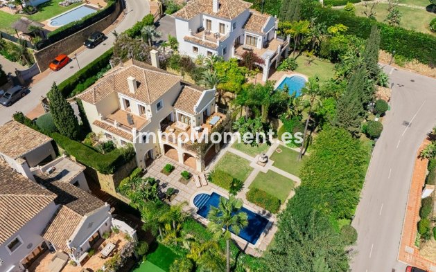 Resale - Villa - El Paraiso - New Golden Mile