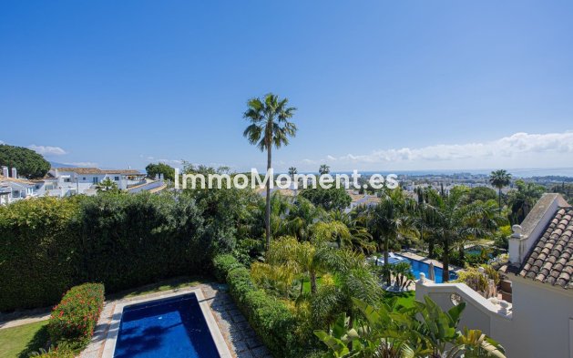 Resale - Villa - El Paraiso - New Golden Mile