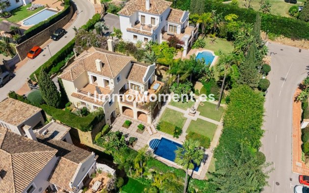 Resale - Villa - El Paraiso - New Golden Mile