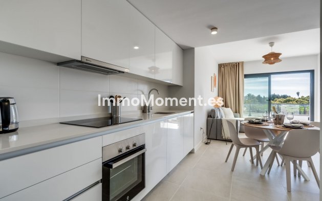 Resale - Apartment - Estepona - Selwo