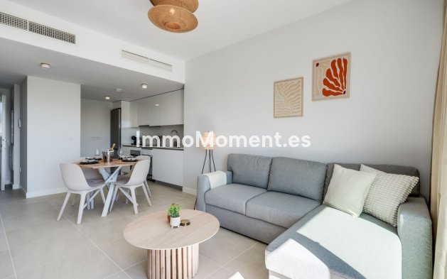 Resale - Apartment - Estepona - Selwo