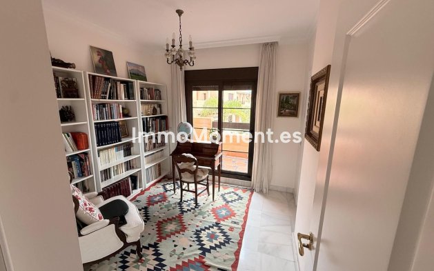 Wiederverkauf - Wohnung - Estepona  - Estepona Centro